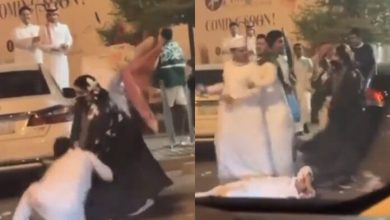 A Saudi girl violently assaults a young man who teased her