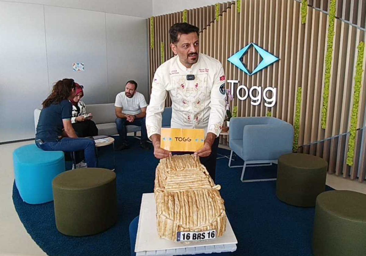 A Turkish chef receives a Togg car as a gift