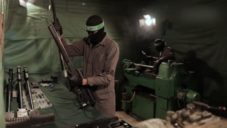 “The Qassam Monster Strikes: 25 Israeli Soldiers Downed as Resistance Unveils New Weaponry (Video)”