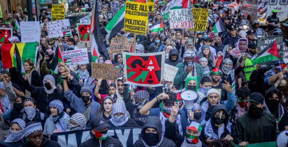 Palestinian protesters in Scotland