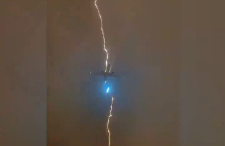 Terrifying Video: Plane Struck by Lightning Over Canada