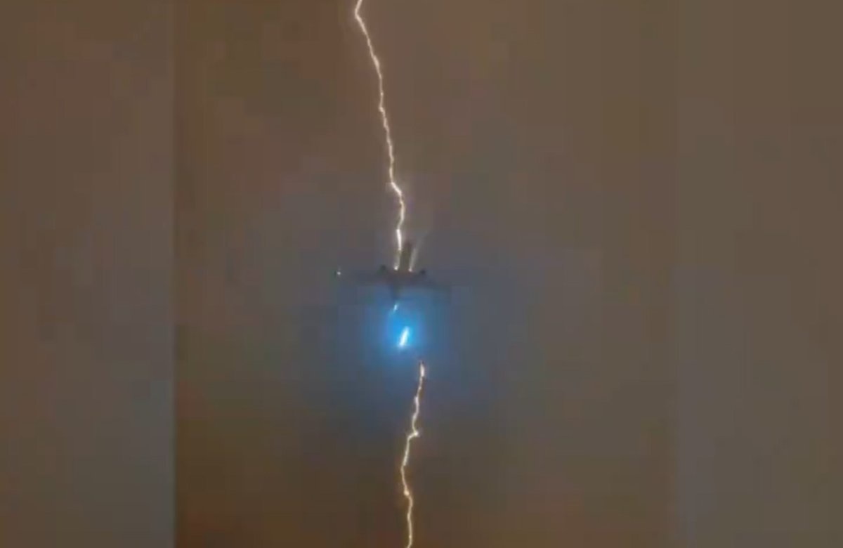 lightning striking a plane while flying in the skies of Canada