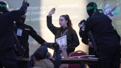 The Israeli soldier Agam Berger at the moment of her release.