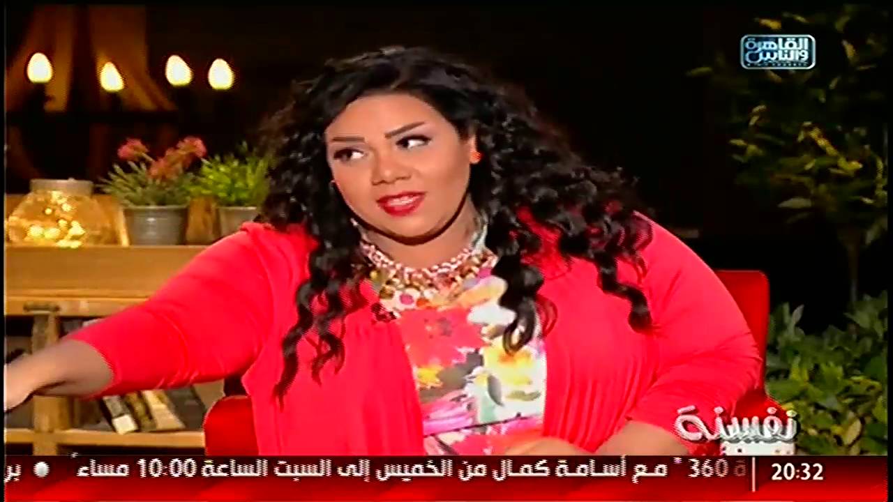 فيديو مذيعة نفسنة تعض زميلتها على الهواء وطن يغرد خارج السرب 