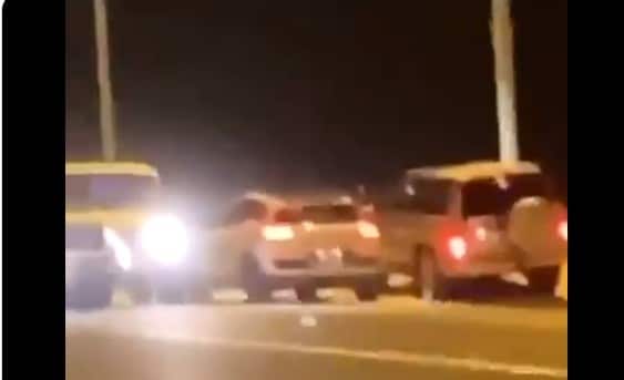 إماراتيون يحاصرون فتاة داخل سيارتها للتحرش بها watanserb.com