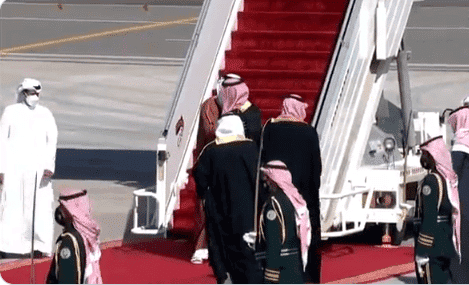 الامير تميم يعانق محمد بن سلمان watanserb.com