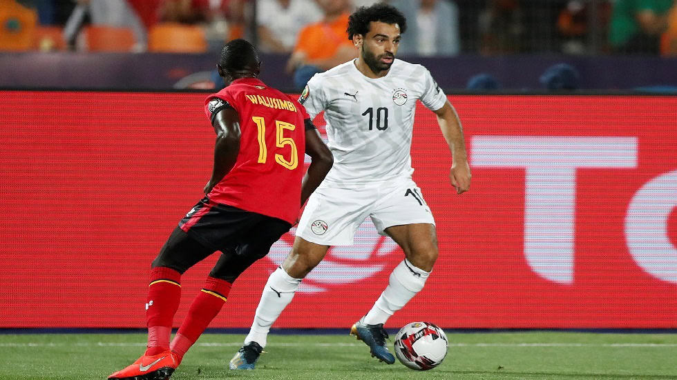 محمد صلاح نجم المنتخب المصري وفريق ليفربول الإنجليزي بقيمة 100 مليون يورو.