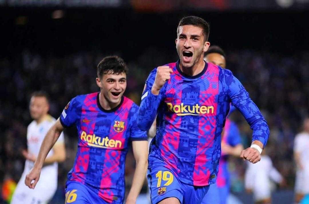 مباراة برشلونة ونابولي في دور الثمن النهائي من بطولة الدوري الأوروبي watanserb.com