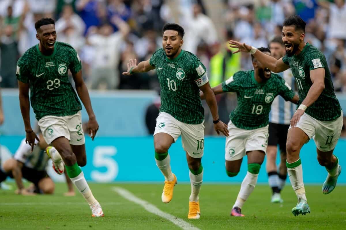 تقديم سيارات رولز رويس للمنتخب السعودي watanserb.com