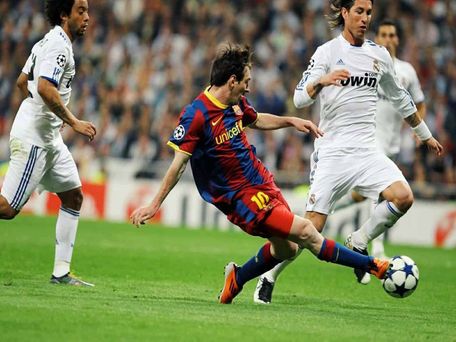 ليونيل ميسي لاعب برشلونة السابق