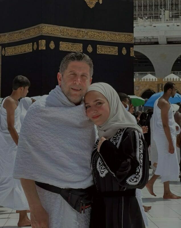 وفاة الممثل السوري محمد قنوع بعد ايام من أدائه العمرة مع ابنته ماسة