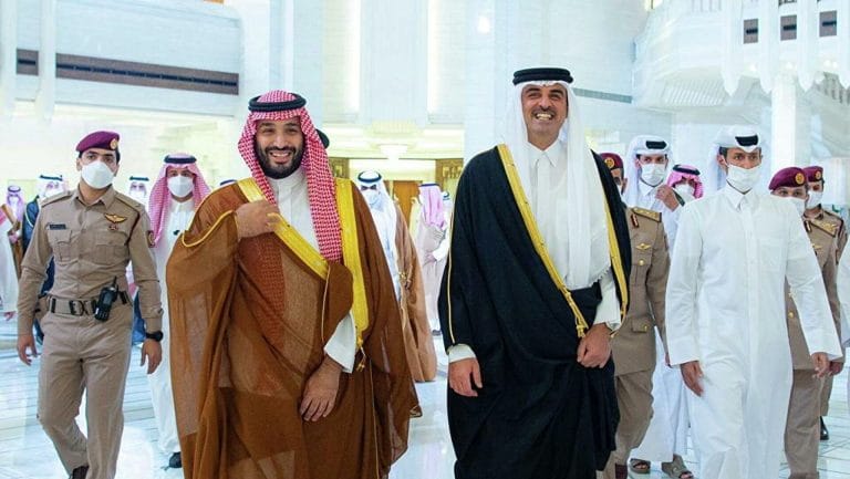 أمير قطر تميم بن حمد وولي العهد السعودي محمد بن سلمان بعد المصالحة