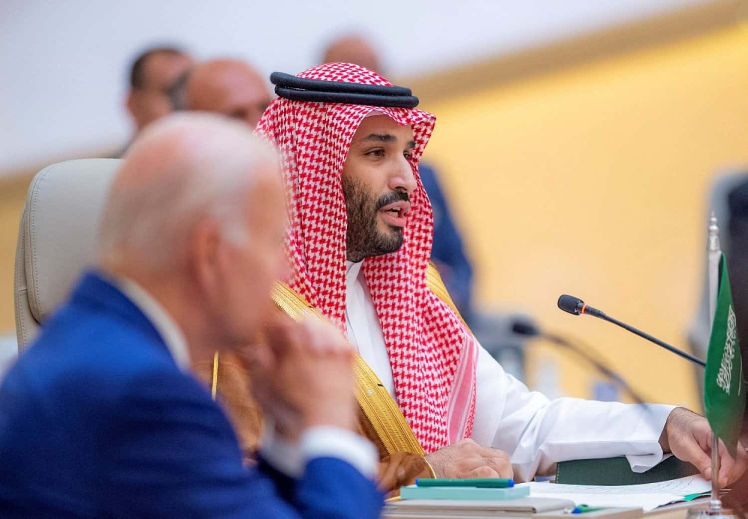 توقعات بازدياد التوتر بين محمد بن سلمان وإدارة بايدن عقب قرار خفض إنتاج النفط