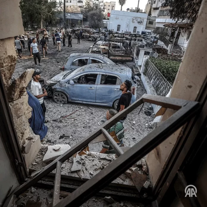 آثار القصف على مستشفى المعمداني في غزة