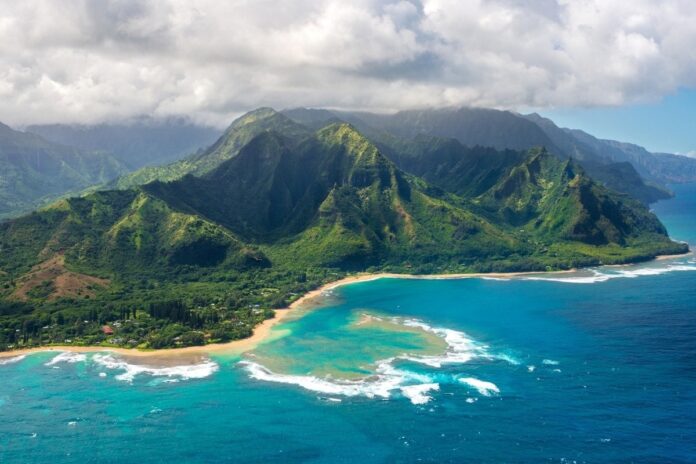 مخبأ سري للملياردير الأميركي مارك زوكربيرغ في جزيرة هاواي