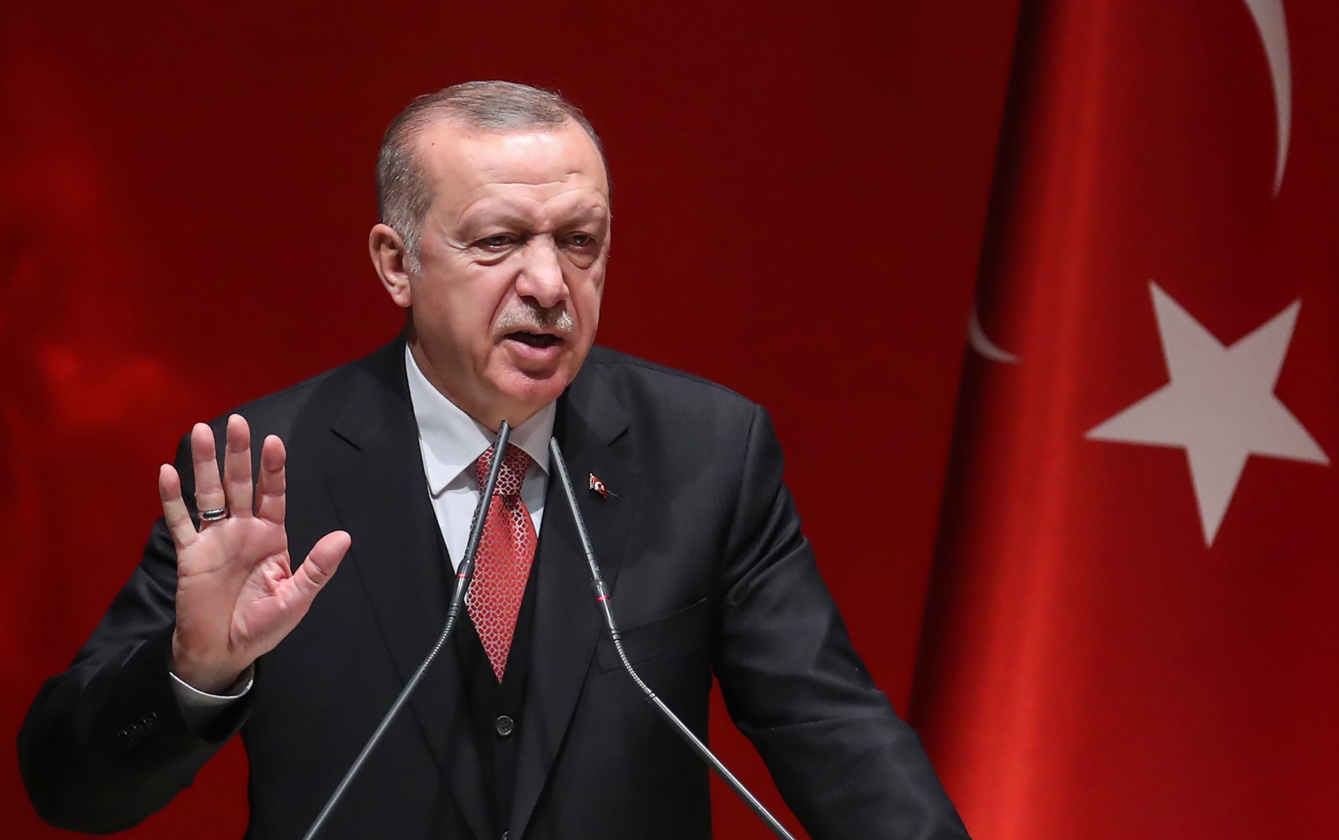 أردوغان يوجه أصابع الاتهام للمعارضة التركية في حادثة السوبر التركي وقال لهم :"لن تحصلوا على أي خبز من الرياض"