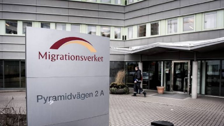 آلاف اللاجئين السوريين في السويد يستفيقون على قرار صادم للسلطات
