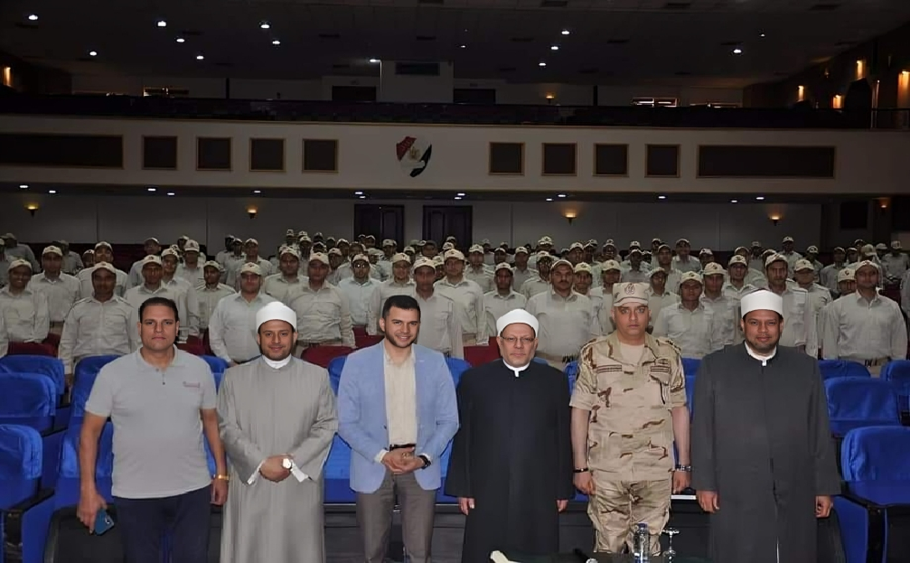 إهانة من الضباط وحلق اللحية بالإجبار.. دورة عسكرية لأئمة المساجد بمصر!