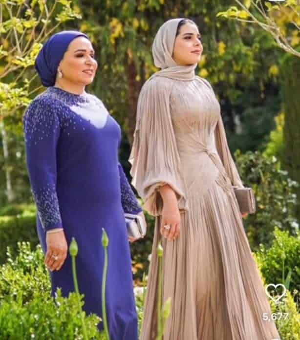 ابنة السيسي وزوجته