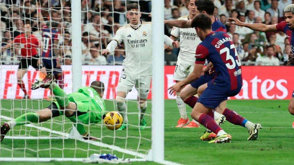 دخول كرة يامين لامال مرمى ريال مدريد في الكلاسيكو