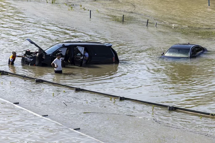 فيضانات الإمارات 2024